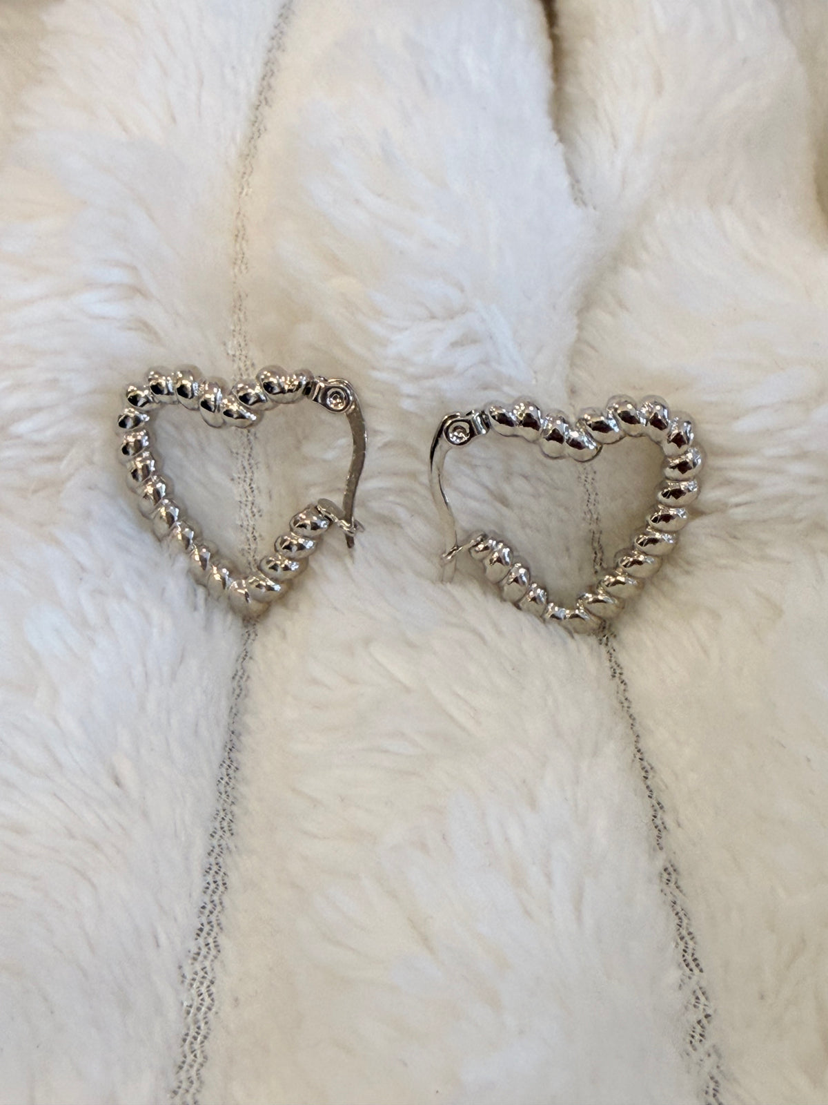 Argollas balín corazón plateadas