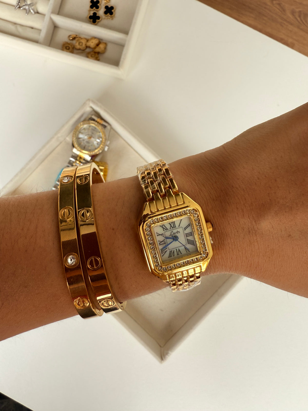 Pulsera Love Zircones Dorado