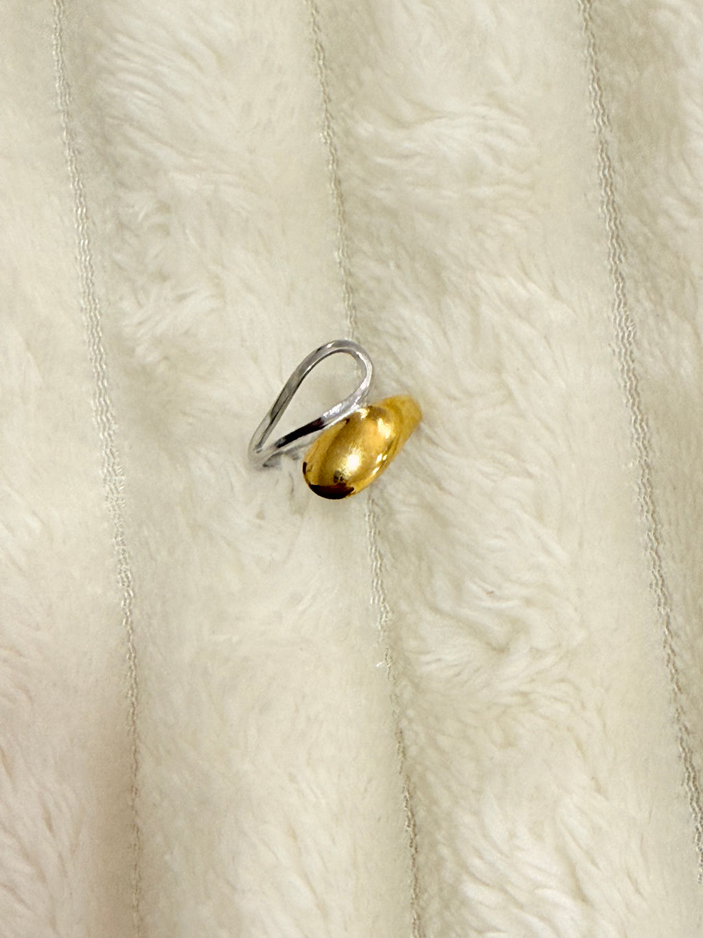Anillo bicolor suny