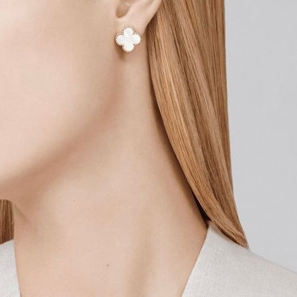 Aretes VCA  blancos
