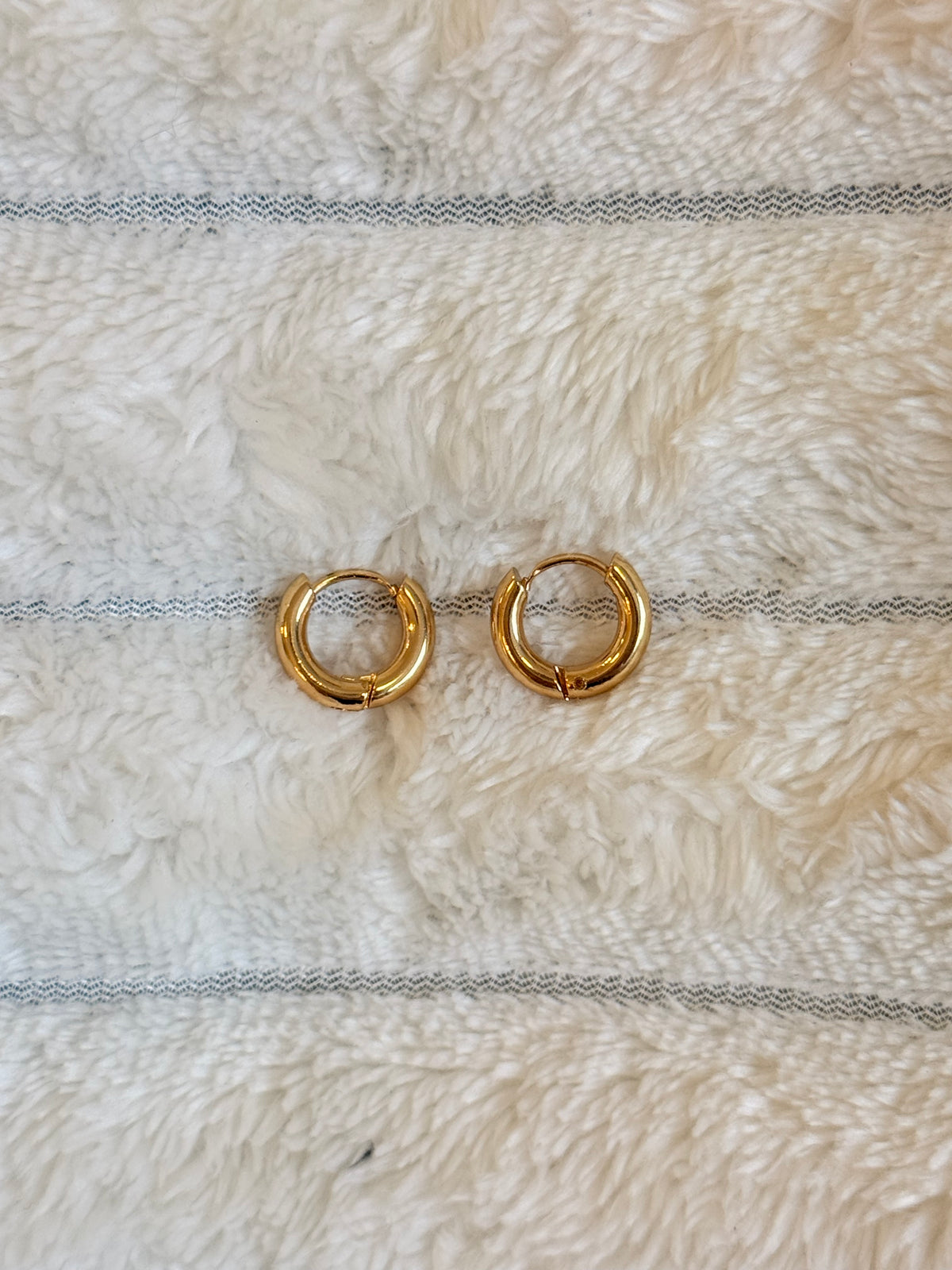 Argollas clásicas pequeñas