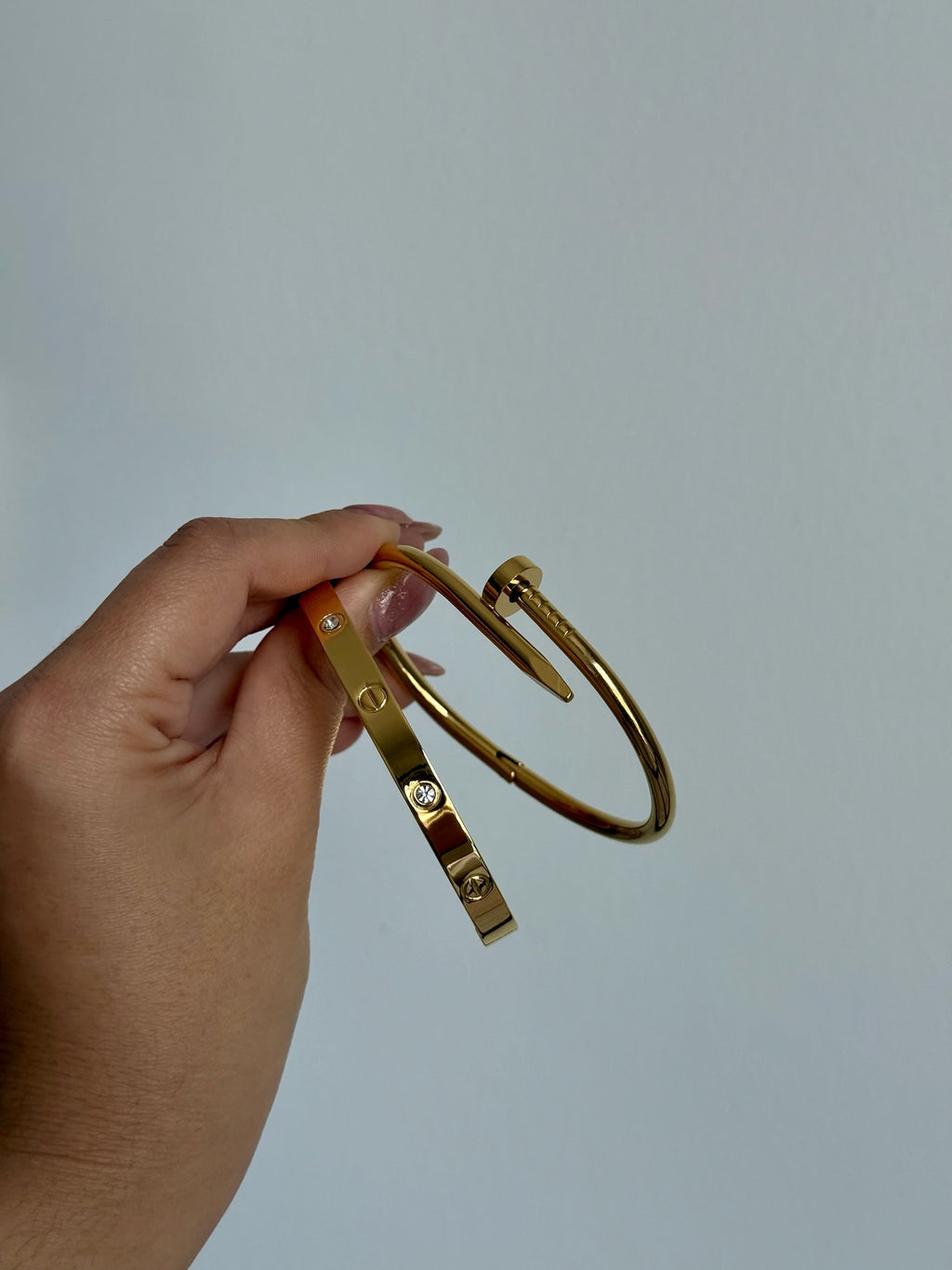 Cartier love clásica dorada