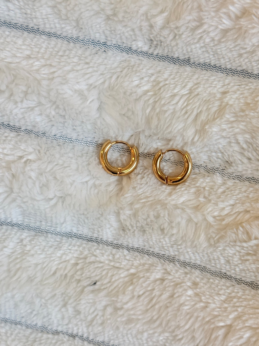 Argollas clásicas pequeñas