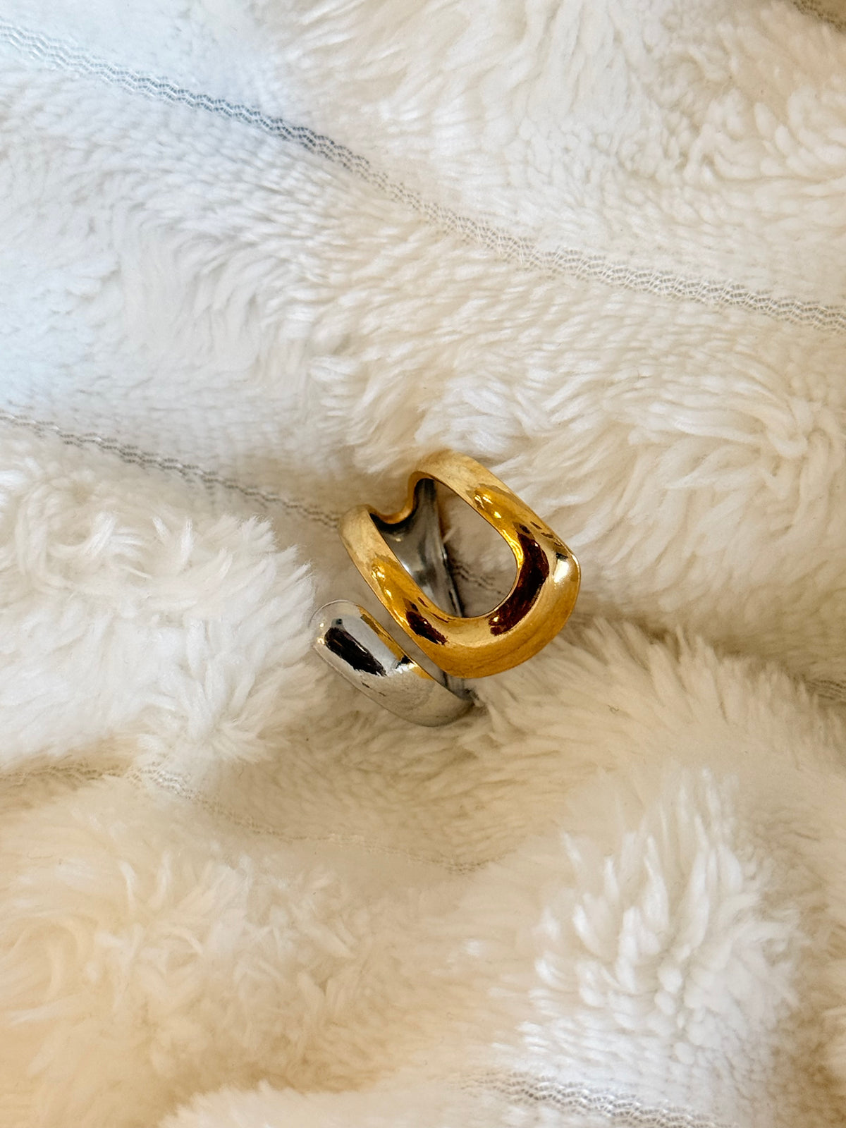 Anillo asimétrico bicolor