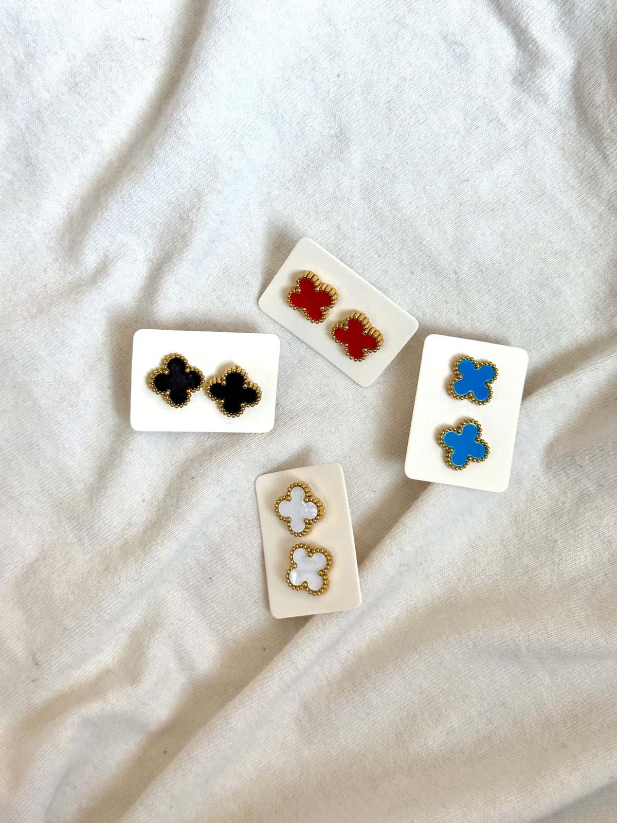 Aretes VCA negros