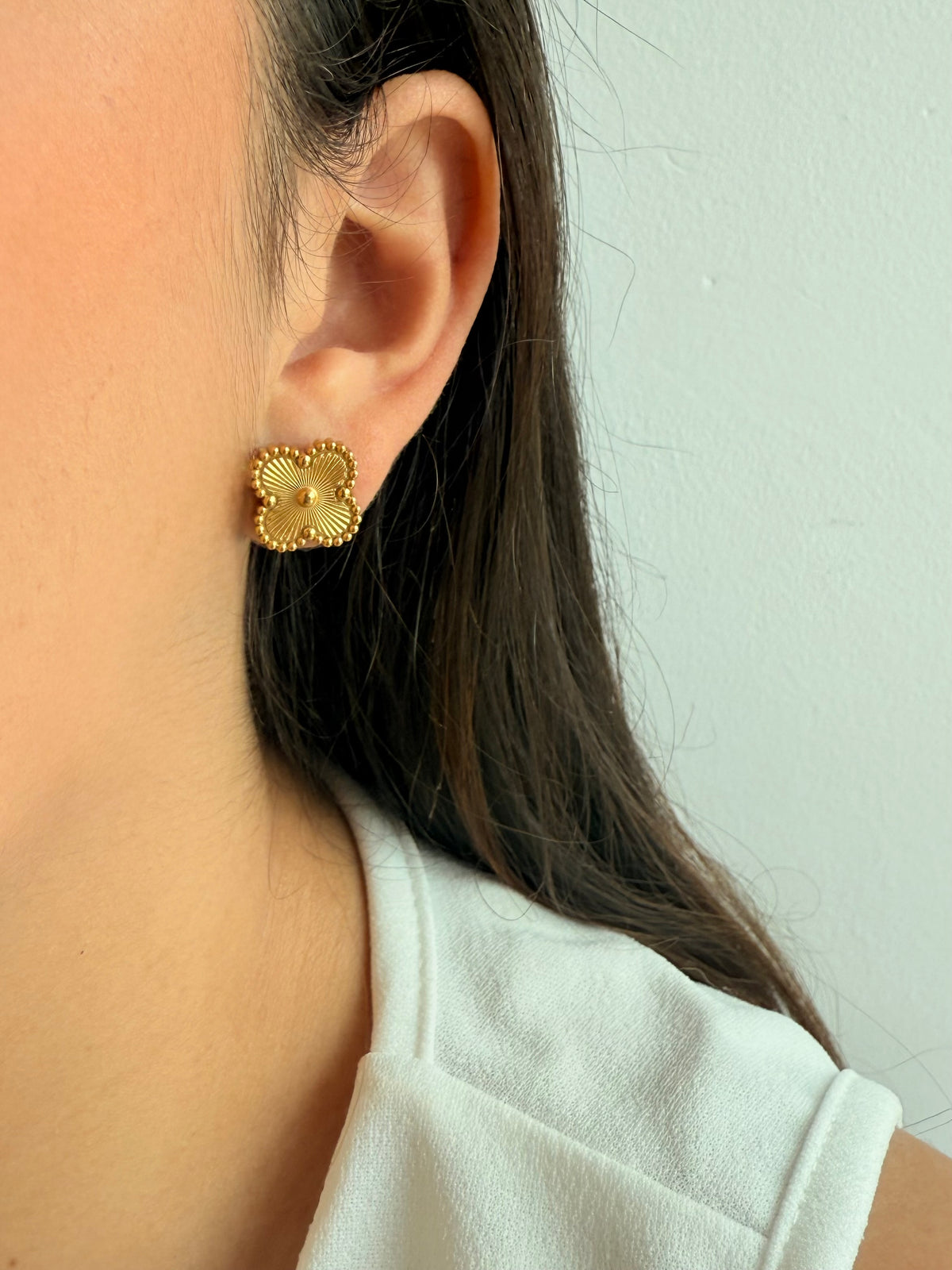 Aretes VCA dorados
