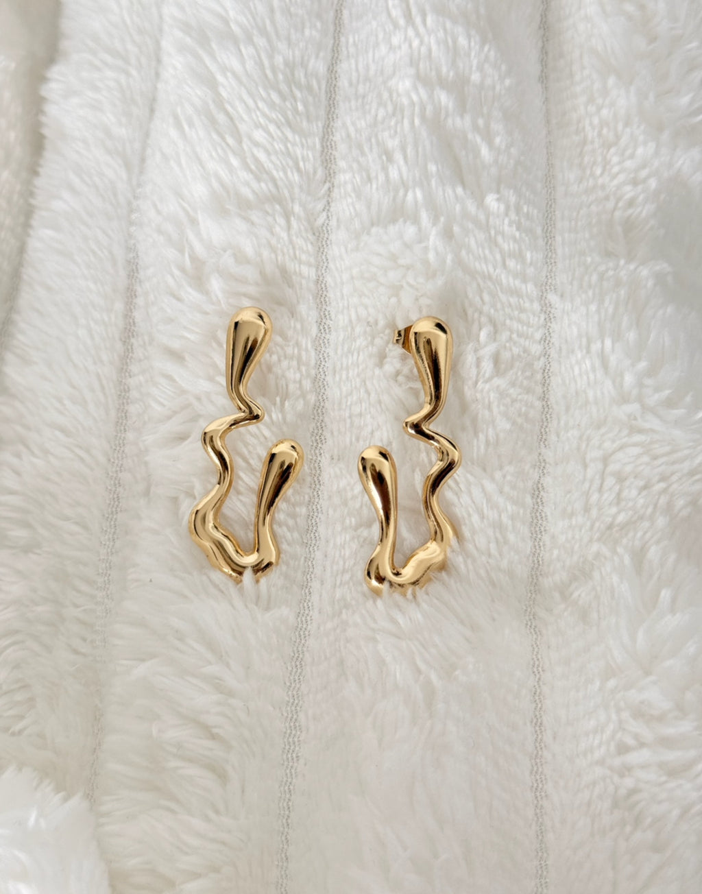Aretes línea irregular