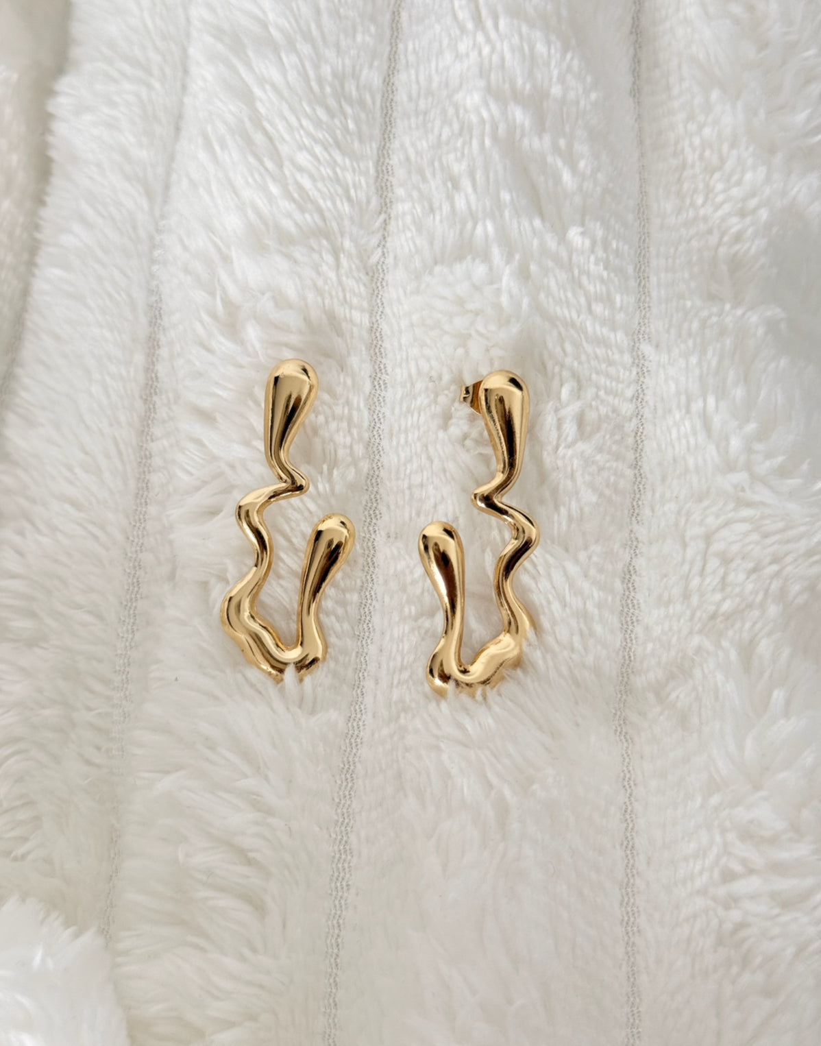 Aretes línea irregular
