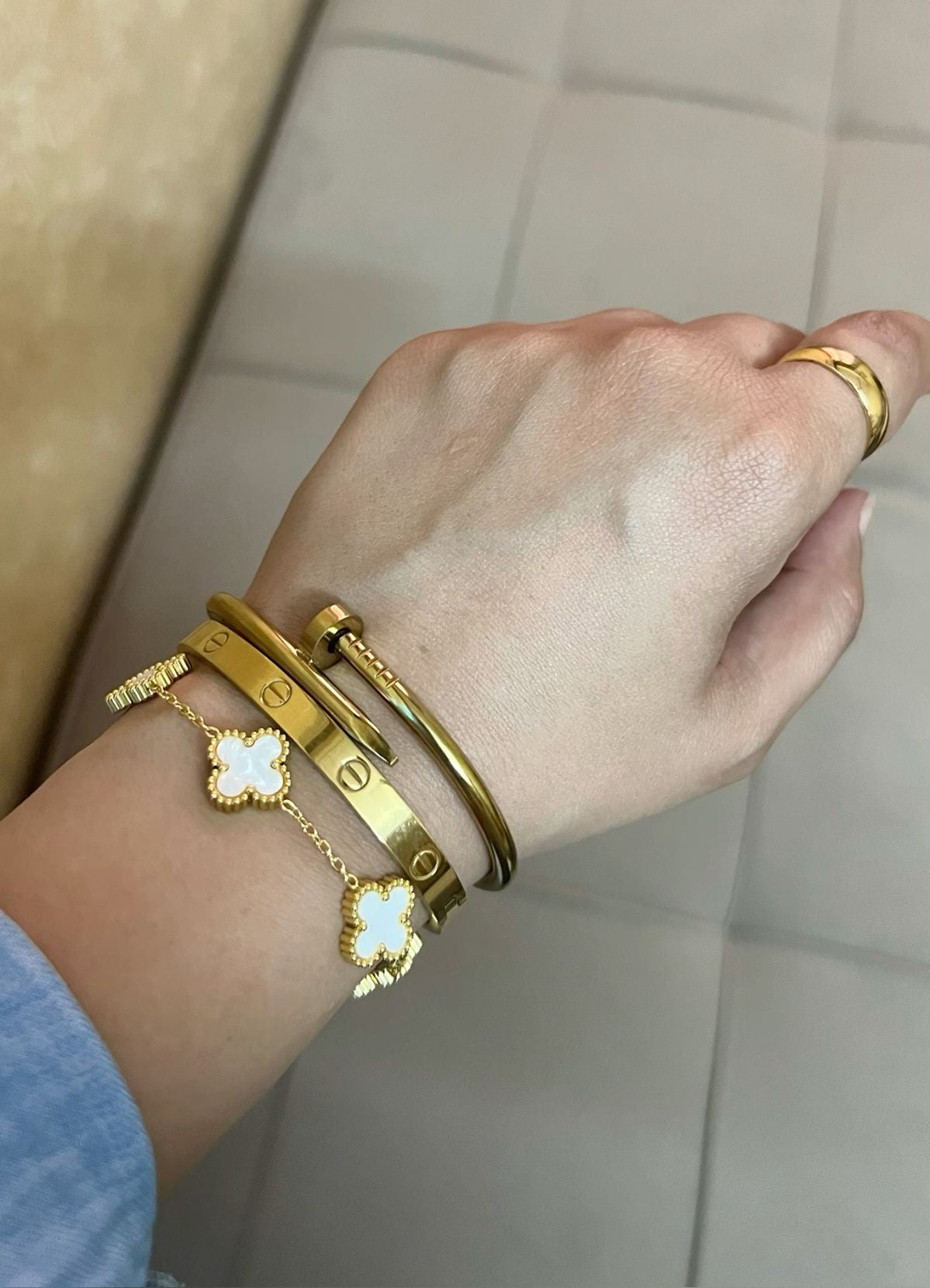 Pulsera Clavo Dorado