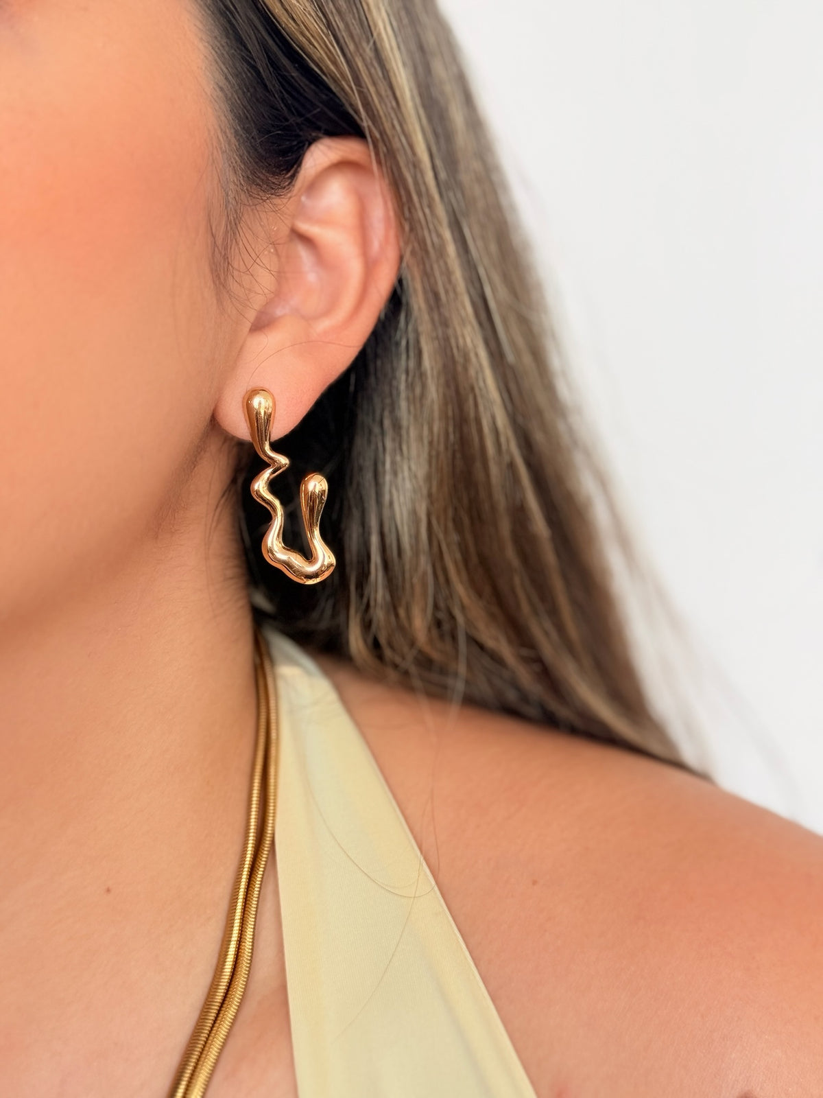Aretes línea irregular
