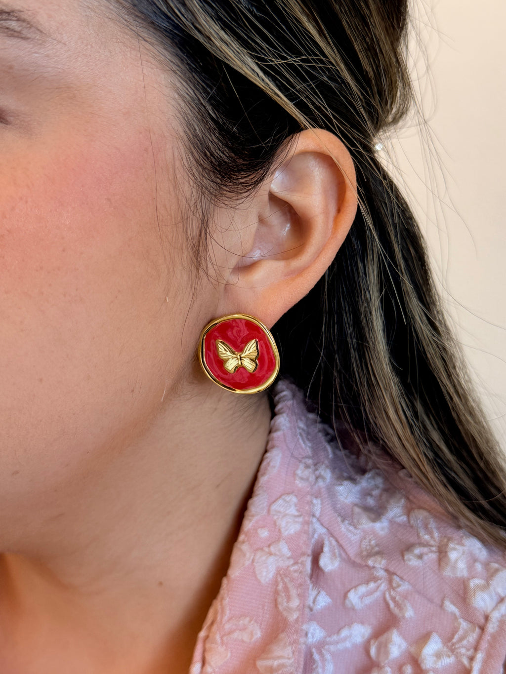 Aretes red