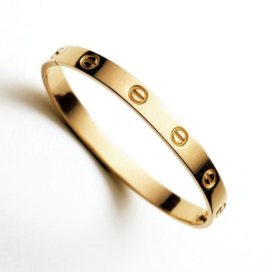 Cartier love clásica dorada